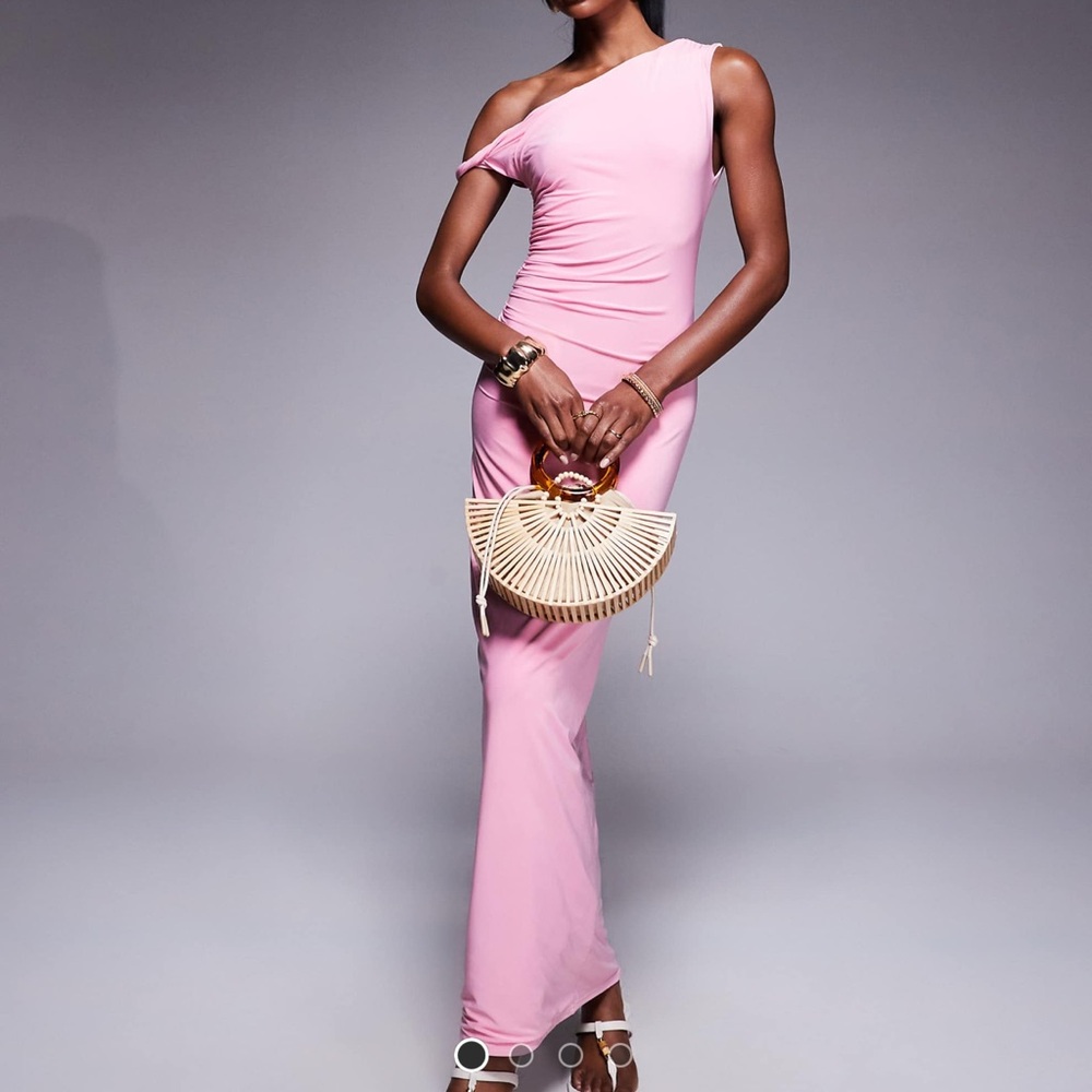 Twist strap off the shoulder pink maxi dress - Picture 2 of 6